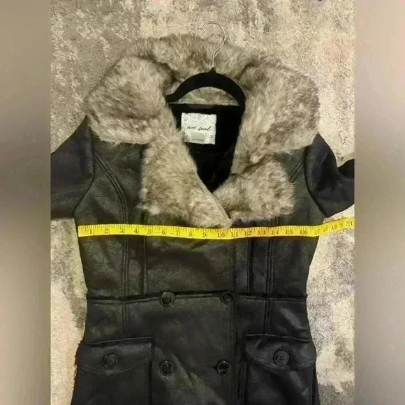 Women’s Black Wet Seal Coat - Picture 6 of 6